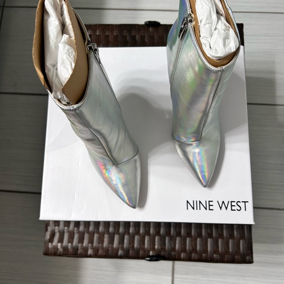 NINE WEST • Iridescent/Silver High Heel Bootie • 7.5 M • - Picture 5 of 8